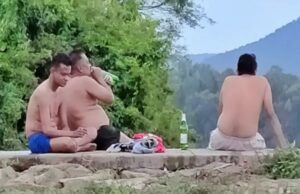 ಬಂಡೀಪುರ ನಿಷೇಧಿತ ಪ್ರದೇಶದಲ್ಲಿ ಮದ್ಯಪಾನ ಮೋಜು ಮಸ್ತಿ