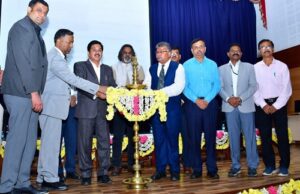 ಮನುಷ್ಯರು ಎಲ್ಲೇ ಹುಟ್ಟಿದರೂ ಶಾಂತಿ, ಭ್ರಾತೃತ್ವದಿಂದ ಜೀವಿಸಬೇಕು: ಮೈಸೂರು ವಿವಿ ಕುಲಸಚಿವ ಪ್ರೊ. ಆರ್. ಶಿವಪ್ಪ