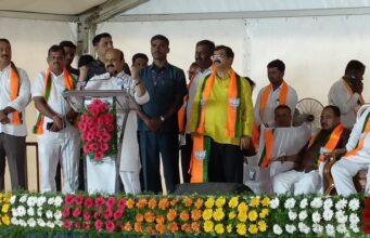 ಹರಿಹರ : ಬಿಜೆಪಿ ಟಿಕೆಟ್ ಆಕಾಂಕ್ಷಿಗಳಿಂದ ಒಗ್ಗಟ್ಟಿನ ಪ್ರಮಾಣ ಮಾಡಿಸಿದ ಸಿಎಂ ಬೊಮ್ಮಾಯಿ