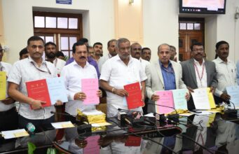 74 ಕೇಂದ್ರ ಮತ್ತು ರಾಜ್ಯ ಅಧಿನಿಯಮಗಳ ಕನ್ನಡ ಆವೃತ್ತಿ ಲೋಕಾರ್ಪಣೆ