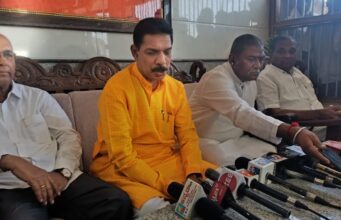 ಸಿದ್ದರಾಮಯ್ಯ ವರುಣಾ, ಬಾದಾಮಿಯಲ್ಲಿ ಸ್ಪರ್ಧಿಸಲಿ: ಸಿದ್ದರಾಮಯ್ಯಗೆ ಸವಾಲ್ ಹಾಕಿದ ನಳೀನ್ ಕುಮಾರ್ ಕಟೀಲ್