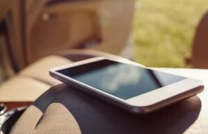 ಮೈಸೂರು: ದೇವಾಲಯಗಳಲ್ಲಿ ಮೊಬೈಲ್ ನಿಷೇಧ