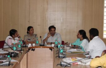 ಮತಗಟ್ಟೆಗಳಲ್ಲಿ ಮೂಲಭೂತ ಸೌಕರ್ಯ ಮತ್ತೊಮ್ಮೆ ಪರಿಶೀಲಿಸಿ : ಜಿಲ್ಲಾಧಿಕಾರಿ ಡಾ.ಕೆ.ವಿ.ರಾಜೇಂದ್ರ