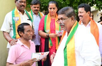 ಕ್ಷೇತ್ರದ ಗಣೇಶ ಬ್ಲಾಕ್ ನಲ್ಲಿ ಸಚಿವ ಕೆ.ಗೋಪಾಲಯ್ಯ ಬಿರುಸಿನ ಮತಯಾಚನೆ