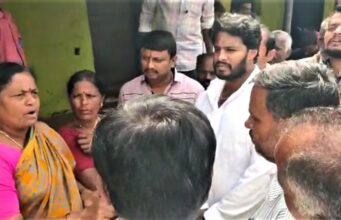 ಮೂಲಭೂತ ಸೌಕರ್ಯ ಒದಗಿಸುವರೆಗೆ ಯಾರು ಗ್ರಾಮಕ್ಕೆ ಬರಬೇಡಿ: ನಿಖಿಲ್ ಕುಮಾರಸ್ವಾಮಿ, ಜೆಡಿಎಸ್ ಮುಖಂಡರಿಗೆ ಮಹಿಳೆಯರ ಘೇರಾವ್