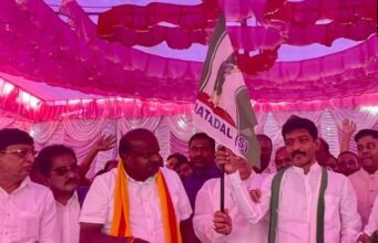 ಜಿ. ರಘು ಆಚಾರ್, ದೊಡ್ಡಪ್ಪಗೌಡ ಪಾಟೀಲ ಸೇರಿದಂತೆ ಹಲವು ಮುಖಂಡರು ಜೆಡಿಎಸ್ ಸೇರ್ಪಡೆ