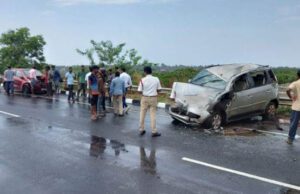 ಡಿವೈಡರ್ ದಾಟಿ ಪಲ್ಟಿಯಾದ ಕಾರು ಮತ್ತೊಂದು ಕಾರಿಗೆ ಢಿಕ್ಕಿ