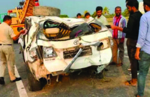 ಬೆಂಗಳೂರು-ಮೈಸೂರು ಬೈಪಾಸ್ ನಲ್ಲಿ ಉರುಳಿದ ಕಾರು:ಐವರಿಗೆ ಗಾಯ