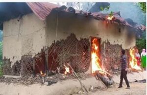 ಮಣಿಪುರ: ಮಹಿಳೆಯನ್ನು ಬೆತ್ತಲಾಗಿಸಿ ಮೆರವಣಿಗೆ ಮಾಡಿಸಿದ ಆರೋಪಿ ಮನೆಗೆ ಬೆಂಕಿ