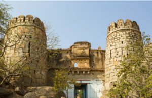 ತುಂಗಭದ್ರಾ ನದಿಯಿಂದ ಸುತ್ತುವರೆದ ಆನೆಗೊಂದಿ