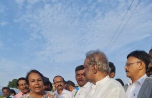 ಸೌರಶಕ್ತಿ ಚಾಲಿತ ನೀರಾವರಿ ಪಂಪ್ ಸೆಟ್ ಬಳಸುತ್ತಿರುವ ರೈತರೊಂದಿಗೆ ಜಾರ್ಜ್ ಸಂವಾದ