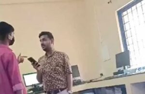 ಮಂಡ್ಯ: ತರಗತಿಗೆ ಸರಿಯಗಿ ಬರುತ್ತಿಲ್ಲವೆಂದು ಪೋಷಕರಿಗೆ ದೂರು ನೀಡಿದ ಉಪನ್ಯಾಸಕನಿಗೆ ಮಚ್ಚು ತೋರಿಸಿ ಬೆದರಿಕೆ ಹಾಕಿದ ವಿದ್ಯಾರ್ಥಿ