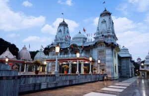 ಗೋರಖ್ ನಾಥ ದೇಗುಲ ಸೇರಿದಂತೆ ಸುತ್ತಮುತ್ತಲಿನ ಸ್ಥಳಗಳಲ್ಲಿ ಡ್ರೋನ್ ಹಾರಾಟ ನಿಷೇಧಿಸಿ ಆದೇಶ ಹೊರಡಿಸಿದ ಯುಪಿ ಆಡಳಿತ