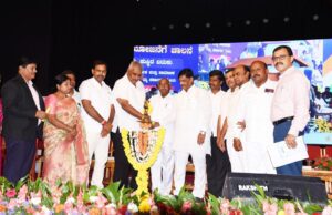 ಗ್ಯಾರೆಂಟಿ ಯೋಜನೆಗಳಿಂದ ಜನರು ಸ್ವಾವಲಂಬಿ ಜೀವನ ನಡೆಸಲು ಸಹಕಾರಿ: ಡಾ. ಹೆಚ್ ಸಿ ಮಹದೇವಪ್ಪ