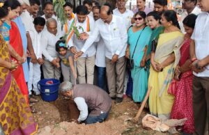 ಸಿಎಂ ಸಿದ್ದರಾಮಯ್ಯ ಜನ್ಮದಿನ: ಕಾಂಗ್ರೆಸ್ ಭವನದ ಆವರಣದಲ್ಲಿ ಗಿಡ ನೆಡುವ ಕಾರ್ಯಕ್ರಮ