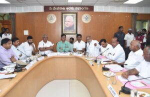 ಆನೆಗಳನ್ನು ಲಾರಿಯಲ್ಲಿ ಕರೆ ತರುವುದು ಸಂಪ್ರದಾಯವಲ್ಲ: ಎಚ್. ವಿಶ್ವನಾಥ್