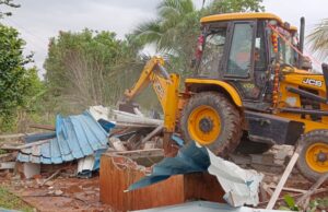 ಅರಣ್ಯ ಸಚಿವ ಈಶ್ವರ ಖಂಡ್ರೆ ಸೂಚನೆ ಮೇರೆಗೆ ಕೋಲಾರದಲ್ಲಿ ತೆರವು ಕಾರ್ಯಾಚರಣೆ