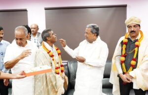 ಇಸ್ರೋ ಕೇಂದ್ರಕ್ಕೆ ಭೇಟಿ ನೀಡಿದ ಸಿಎಂ ಸಿದ್ದರಾಮಯ್ಯ: ವಿಜ್ಞಾನಿಗಳು, ಸಿಬ್ಬಂದಿ ವರ್ಗಕ್ಕೆ ಸನ್ಮಾನ