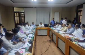 ಕೆರೆಗಳನ್ನು ತುಂಬಿಸುವ ಹಾಗೂ ಬ್ಯಾರೇಜ್ ನಿರ್ಮಾಣ ಕಾರ್ಯಗಳಿಗೆ ಒತ್ತು ನೀಡಿ: ಸಣ್ಣ ನೀರಾವರಿ ಸಚಿವ ಎನ್. ಎಸ್ ಬೋಸರಾಜು ಸೂಚನೆ