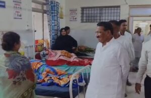 ಸರ್ಕಾರಿ ಆಸ್ಪತ್ರೆಗೆ ದಿಢೀರ್ ಭೇಟಿ ನೀಡಿದ ಸಚಿವ ಆರ್ ಬಿ ತಿಮ್ಮಾಪೂರ: ಸಿಬ್ಬಂದಿಗೆ ತರಾಟೆ