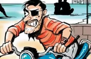 ಬೆಂಗಳೂರು: ಪೊಲೀಸರ ಸಮ್ಮುಖದಲ್ಲೇ ಸೀಜ್ ಮಾಡಿ ನಿಲ್ಲಿಸಿದ್ದ ಬೈಕ್ ಕಳ್ಳತನ!