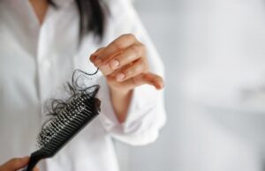 ಕೂದಲು ಉದುರುವಿಕೆ ತಡೆಗಟ್ಟಲು ಮನೆ ಮದ್ದು