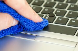 ಲ್ಯಾಪ್ ಟಾಪ್ ಸ್ವಚ್ಛಗೊಳಿಸುವಾಗ ಈ ವಿಷಯ ನೆನಪಿನಲ್ಲಿಡಿ