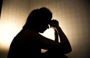 ಗೃಹಿಣಿ ಮೇಲೆ ಅತ್ಯಾಚಾರವೆಸಗಿ ಚಿತ್ರೀಕರಣ ಮಾಡಿ ವಿಡಿಯೋ ಹರಿಬಿಟ್ಟ ಯುವಕರು: ಮಗನೊಂದಿಗೆ ಸಂತ್ರಸ್ತೆ ನಾಪತ್ತೆ