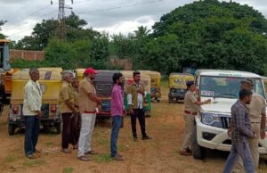 ಪರವಾನಗಿ ಇಲ್ಲದೇ ಓಡಿಸುತ್ತಿದ್ದ 15 ಆಟೋ, 1 ಶಾಲಾ ಬಸ್ ವಶಕ್ಕೆ ಪಡೆದ ತುಮಕೂರು ಆರ್ ಟಿಒ ಅಧಿಕಾರಿಗಳು