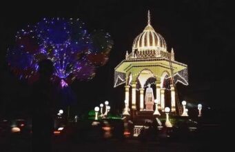 ಪ್ರತಿಪಕ್ಷ ಬಿಜೆಪಿಯಿಂದ ತೀವ್ರ ಟೀಕೆ: ದಸರಾ ಉತ್ಸವದಲ್ಲಿ ಪ್ರದರ್ಶನ ನೀಡುವ ಕಲಾವಿದರಿಂದ ಸರ್ಕಾರವು ಕಮಿಷನ್ ಕೇಳುತ್ತಿದೆ ಎಂಬ ಆರೋಪ