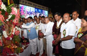 ಮಹರ್ಷಿ ವಾಲ್ಮೀಕಿ ಎಲ್ಲರಿಗೂ ಆಧರಣೀಯ ಪುರುಷರು: ಡಾ.ಹೆಚ್.ಸಿ.ಮಹದೇವಪ್ಪ