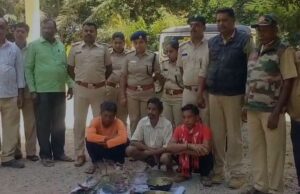 ತುಮಕೂರು: ನವಿಲು ಮಾಂಸ ಭಕ್ಷಣೆಗೆ ಮುಂದಾಗಿದ್ದ ಮೂವರ ಬಂಧನ