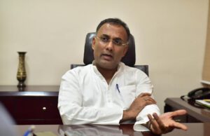 ಸಾವರ್ಕರ್ ಬ್ರಾಹ್ಮಣ, ದನದ ಮಾಂಸ ತಿನ್ನುತ್ತಿದ್ದರು: ದಿನೇಶ್ ಗುಂಡೂರಾವ್ ವಿವಾದಾತ್ಮಕ ಹೇಳಿಕೆ