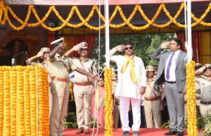 ಅದ್ದೂರಿಯಾಗಿ 68 ನೆ ಕನ್ನಡ ರಾಜ್ಯೋತ್ಸವ ಆಚರಣೆ: ಜಿಲ್ಲಾ ಉಸ್ತುವಾರಿ ಸಚಿವರಿಂದ ಧ್ವಜಾರೋಹಣ