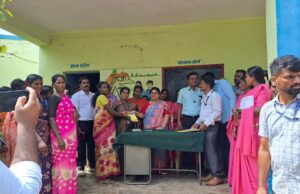 ಹೆಚ್.ಡಿ.ಕೋಟೆ : ಜೀವನಾಧಾರ ಎಣ್ಣೆ ತಯಾರಿಕಾ ಘಟಕಕ್ಕೆ ಜಿಪಂ ಸಿಇಓ ಕೆ.ಎಂ.ಗಾಯತ್ರಿ ಭೇಟಿ