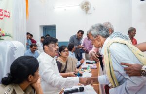 ಜನತಾ ದರ್ಶನ: ಜನರ ಸಮಸ್ಯೆಗಳನ್ನು ಆಲಿಸಿದ ಡಾ.ಹೆಚ್.ಸಿ.ಮಹದೇವಪ್ಪ