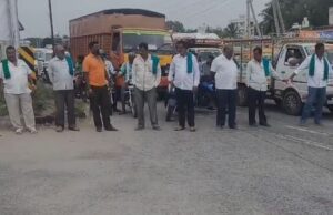 ಕಾವೇರಿ ವಿವಾದ: ಬೆಂಗಳೂರು – ಮೈಸೂರು ರಾಷ್ಟ್ರೀಯ ಹೆದ್ದಾರಿ ತಡೆದು ರಾಜ್ಯ ರೈತ ಸಂಘದಿಂದ ಪ್ರತಿಭಟನೆ