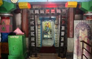 ಗದಗ: ಹೊಳಲಮ್ಮ ದೇವಿಯ ಚಿನ್ನದ ಸರ, ಬೆಳ್ಳಿ ಕಿರೀಟ ಕದ್ದು ಕಳ್ಳರು ಪರಾರಿ