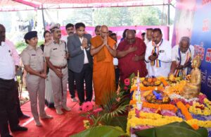 ಬಾಬಾ ಸಾಹೇಬ್ ಅಂಬೇಡ್ಕರ್ 67ನೇ ವರ್ಷದ ಪರಿ ನಿರ್ವಾಣ ದಿನ: ಜಿಲ್ಲಾಡಳಿತದ ವತಿಯಿಂದ ಗೌರವ ಸಮರ್ಪಣೆ