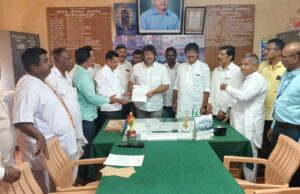 ಆಧಿವೇಶನದ ನಡುವೆಯೂ ಸರ್ಕಾರಿ ಶಾಲೆಗಳಿಗೆ ಸಚಿವ ಮಧು ಬಂಗಾರಪ್ಪ ಭೇಟಿ : ವಿದ್ಯಾರ್ಥಿಗಳ ಸಮಸ್ಯೆ ಆಲಿಸಿ ಭರವಸೆ ಈಡೇರಿಸಿದ ಶಿಕ್ಷಣ ಸಚಿವರು