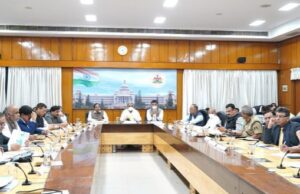 ಕೋವಿಡ್ 19 ಹೆಚ್ಚಳವಾಗುತ್ತಿರುವ ಹಿನ್ನೆಲೆ ಸಿಎಂ ಸಭೆ: ಆಕ್ಸಿಜನ್, ವೆಂಟಿಲೇಟರ್, ಬೆಡ್ಗಳ ಲಭ್ಯತೆ ಖಾತ್ರಿಗೊಳಿಸಲು ಸೂಚನೆ