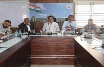 ವಕ್ಫ್ ಆಸ್ತಿಗಳ ಒತ್ತುವರಿ: ತಿಂಗಳಲ್ಲಿ ಪ್ರತಿ ಜಿಲ್ಲೆ ಹಾಗೂ ತಾಲೂಕು ಗಳ ಸಮಗ್ರ ವರದಿ ನೀಡಲು ಸಚಿವ ಜಮೀರ್ ಅಹಮದ್ ಖಾನ್ ಗಡುವು