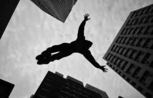 ಸಿಲಿಕಾನ್ ಸಿಟಿ: ಸಿಗರೇಟ್ ಸೇದುವಾಗ 33ನೇ ಮಹಡಿಯಿಂದ ಬಿದ್ದು ಟೆಕ್ಕಿ ಸಾವು