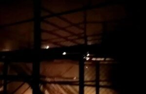 ಕೊಟ್ಟಿಗೆಗೆ ಬೆಂಕಿ: 200 ಕೋಳಿ, 50 ಕುರಿ, 6 ಹಸು ಸಜೀವ ದಹನ