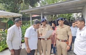 ಬೆಂಗಳೂರಿನ 15ಕ್ಕೂ ಹೆಚ್ಚು ಖಾಸಗಿ ಶಾಲೆಗಳಿಗೆ ಬಾಂಬ್ ಬೆದರಿಕೆ: ಶಾಲೆಗೆ ಓಡೋಡಿ ಬಂದ ಪೋಷಕರು