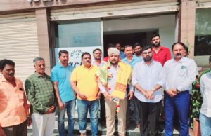 ಕಲ್ಲಡ್ಕ ಪ್ರಭಾಕರ್ ಭಟ್ಟರಿಗೆ ಜಾಮೀನು ಕೊಡಿಸಿದ್ದಕ್ಕೆ ಕಾಂಗ್ರೆಸ್ ನಿಂದ ಉಚ್ಛಾಟನೆಗೊಂಡ ವಕೀಲರಿಗೆ ಸನ್ಮಾನ