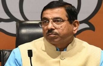 ರಾಮಮಂದಿರ ಉದ್ಘಾಟನೆ ಕಾರ್ಯಕ್ರಮಕ್ಕೆ ಆಹ್ವಾನ ವಿಚಾರ: ಮಾಜಿ ಸಚಿವ ಹೆಚ್. ಅಂಜನೇಯ ಹೇಳಿಕೆಗೆ ಕೇಂದ್ರ ಸಚಿವ ಪ್ರಹ್ಲಾದ್ ಜೋಶಿ ತಿರುಗೇಟು