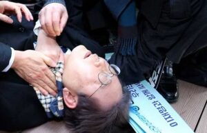 ದಕ್ಷಿಣ ಕೊರಿಯಾದ ವಿಪಕ್ಷ ನಾಯಕ ಲೀ ಜೈ ಮ್ಯೂಂಗ್ ಕುತ್ತಿಗೆಗೆ ಸಾರ್ವಜನಿಕ ಪ್ರದೇಶದಲ್ಲೇ ಚಾಕು ಇರಿತ