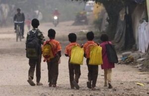 ಕೈ ಕೊಟ್ಟ ಮುಂಗಾರು ಮಳೆ: ಶಾಲಾ ಮಕ್ಕಳು ಸಹ ಶಾಲೆಗೆ ಗೈರಾಗಿ ಪೋಷಕರ ಜೊತೆ ಗುಳೆ ಹೊರಟ ಮಕ್ಕಳು