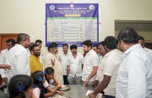 ಸಿಂಧುವಳ್ಳಿ ಮೊರಾರ್ಜಿ ದೇಸಾಯಿ ವಸತಿ ಶಾಲೆಗೆ ಡಾ.ಹೆಚ್.ಸಿ.ಮಹದೇವಪ್ಪ ಅವರು ದಿಢೀರ್ ಭೇಟಿ